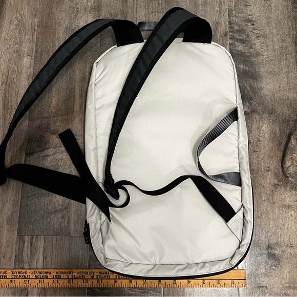 SOG Surrept/12 Reversible Carry System Backpack - Picture 7 of 7